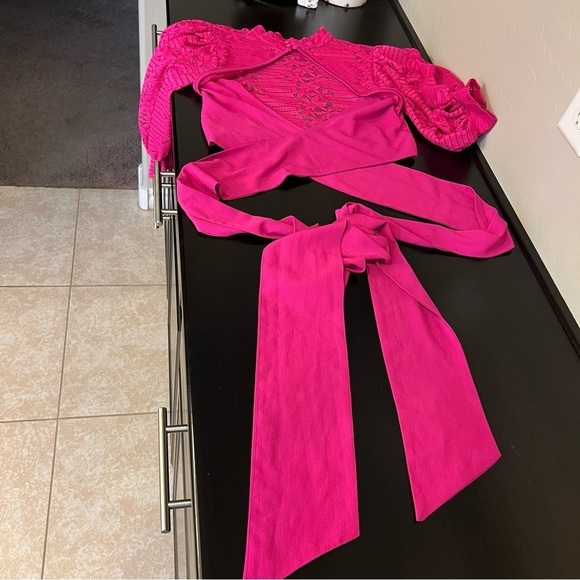 Valentine fuchsia pink backless lace crop top with wraparound sash, size L - Picture 13 of 16